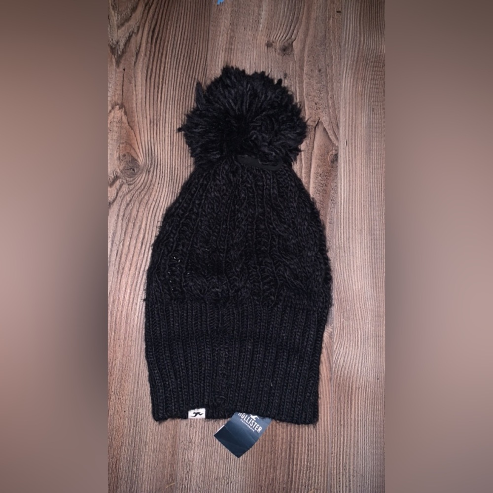 Hollister beanie never worn, with tags